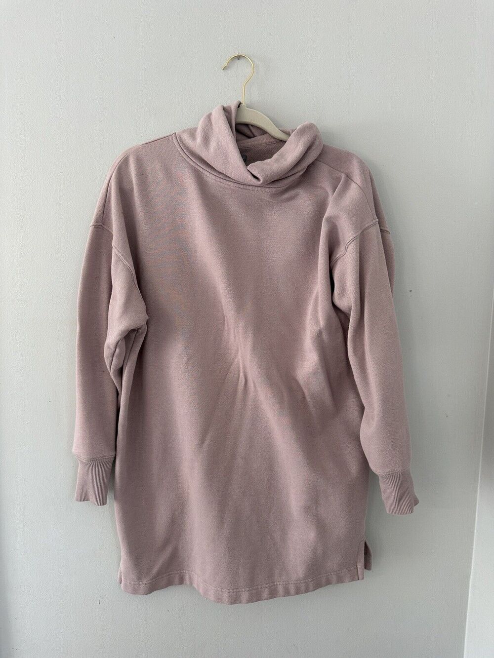 Aerie Purple Relaxed Fit Neutral Turtle Neck Oversized Sweater Women’s sz Small